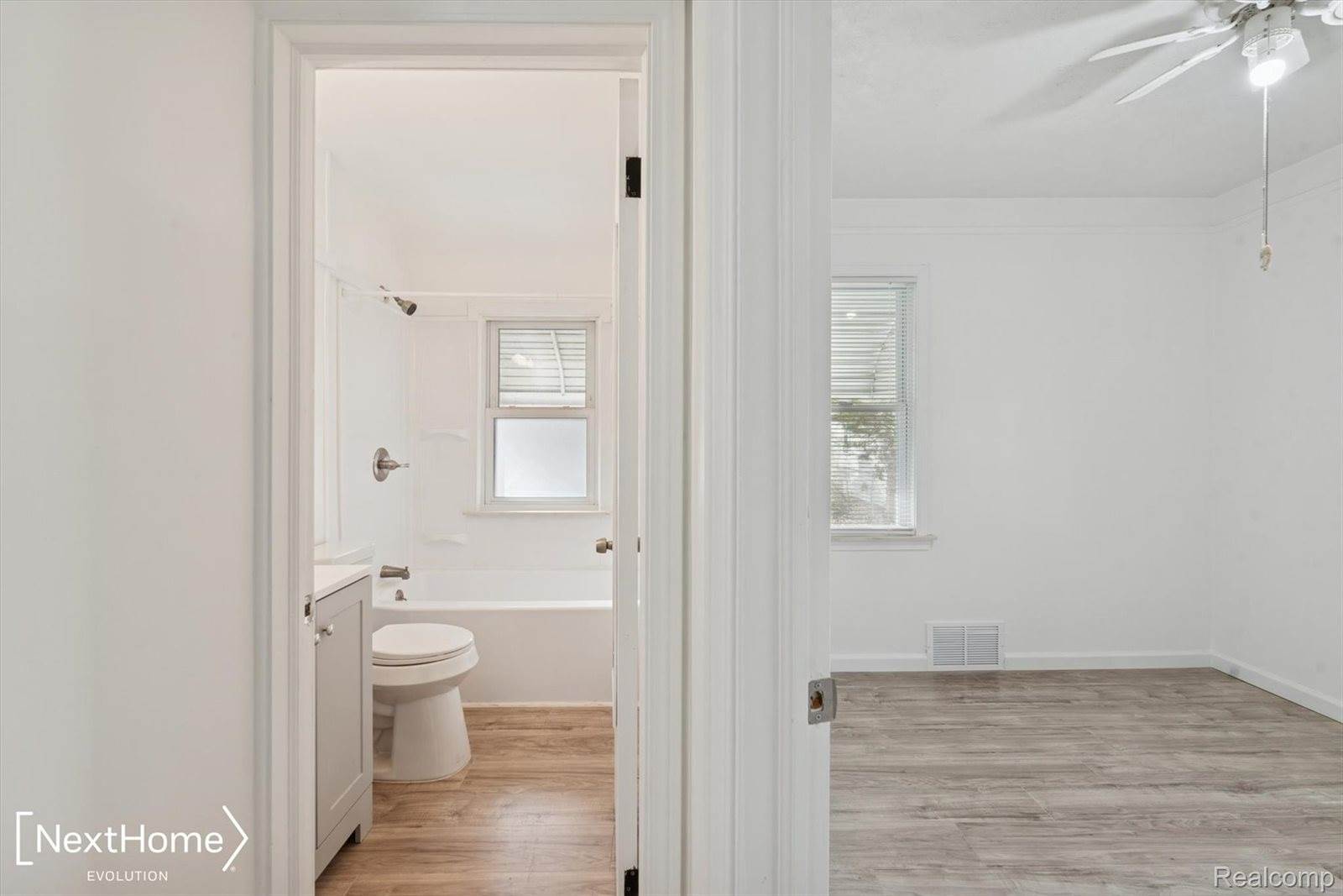 1969 Regina Avenue, LincolnParkCity_Wayne, MI 48146