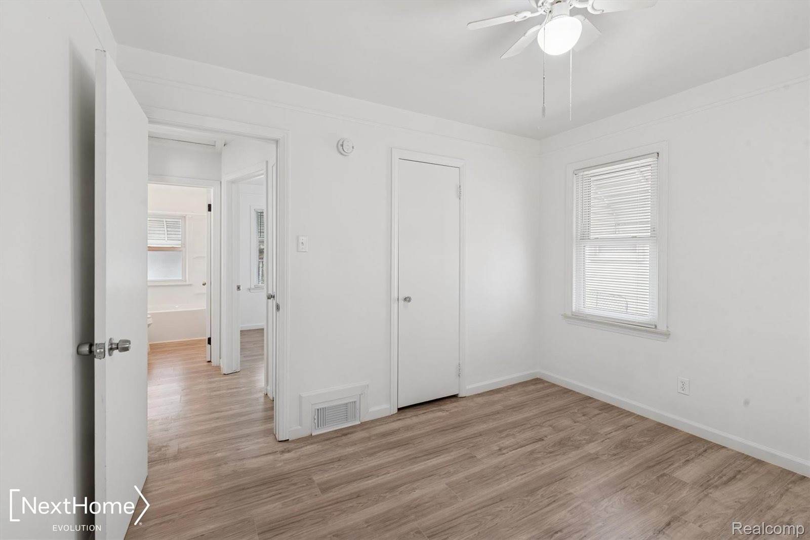 1969 Regina Avenue, LincolnParkCity_Wayne, MI 48146