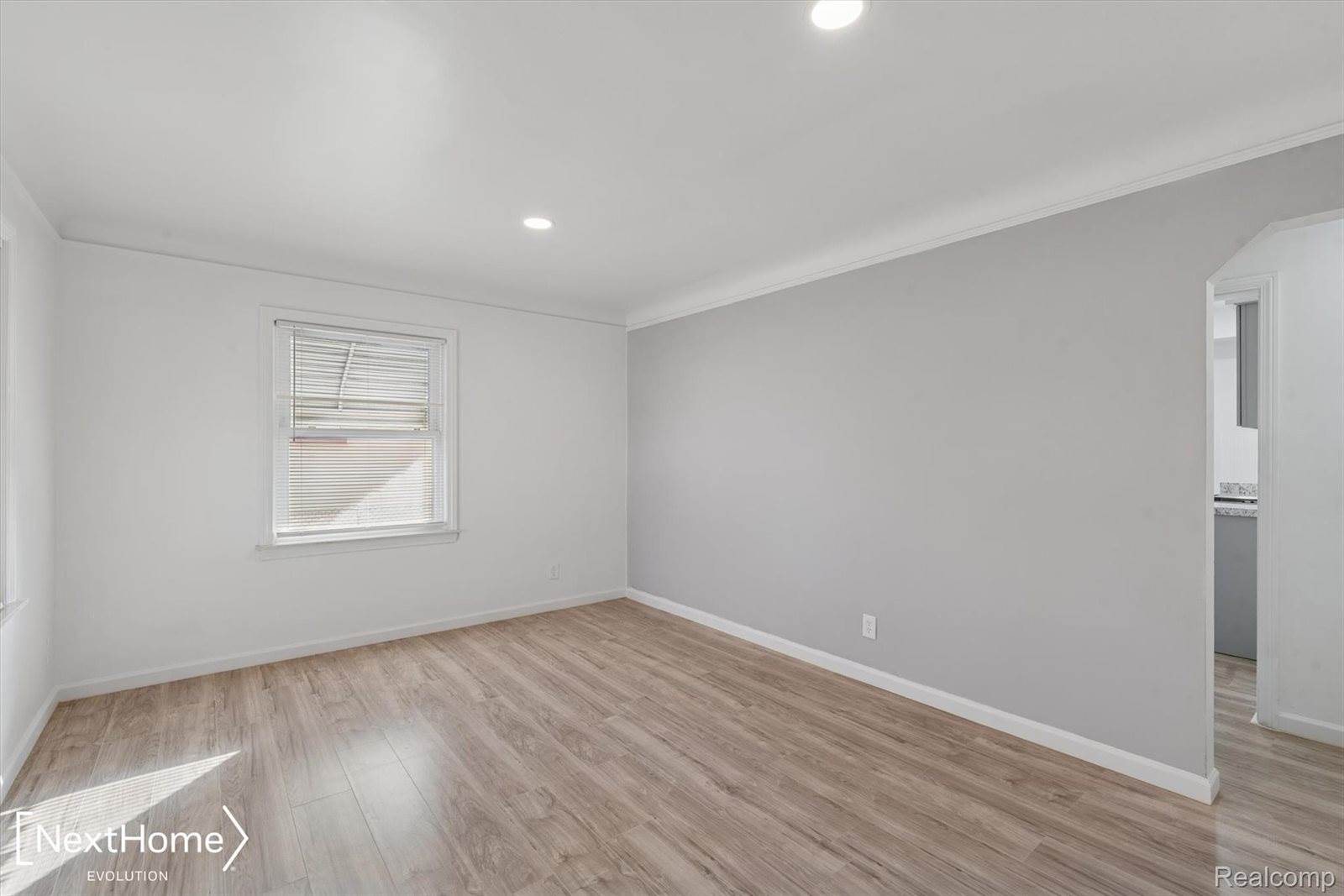 1969 Regina Avenue, LincolnParkCity_Wayne, MI 48146