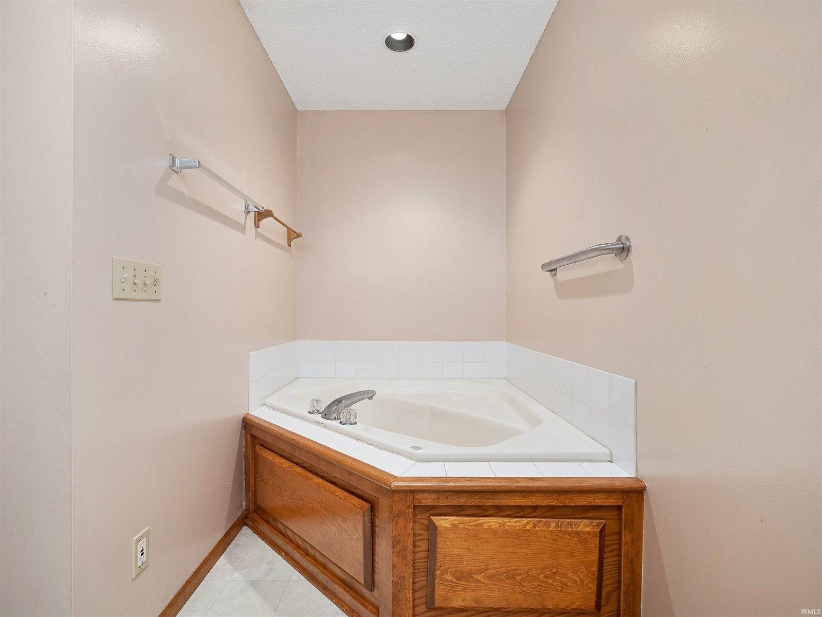 5514 Senna Drive, Fort Wayne, IN 46804