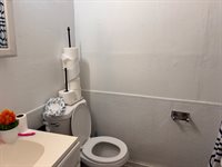 216 SE Lake St, Topeka, KS 66607