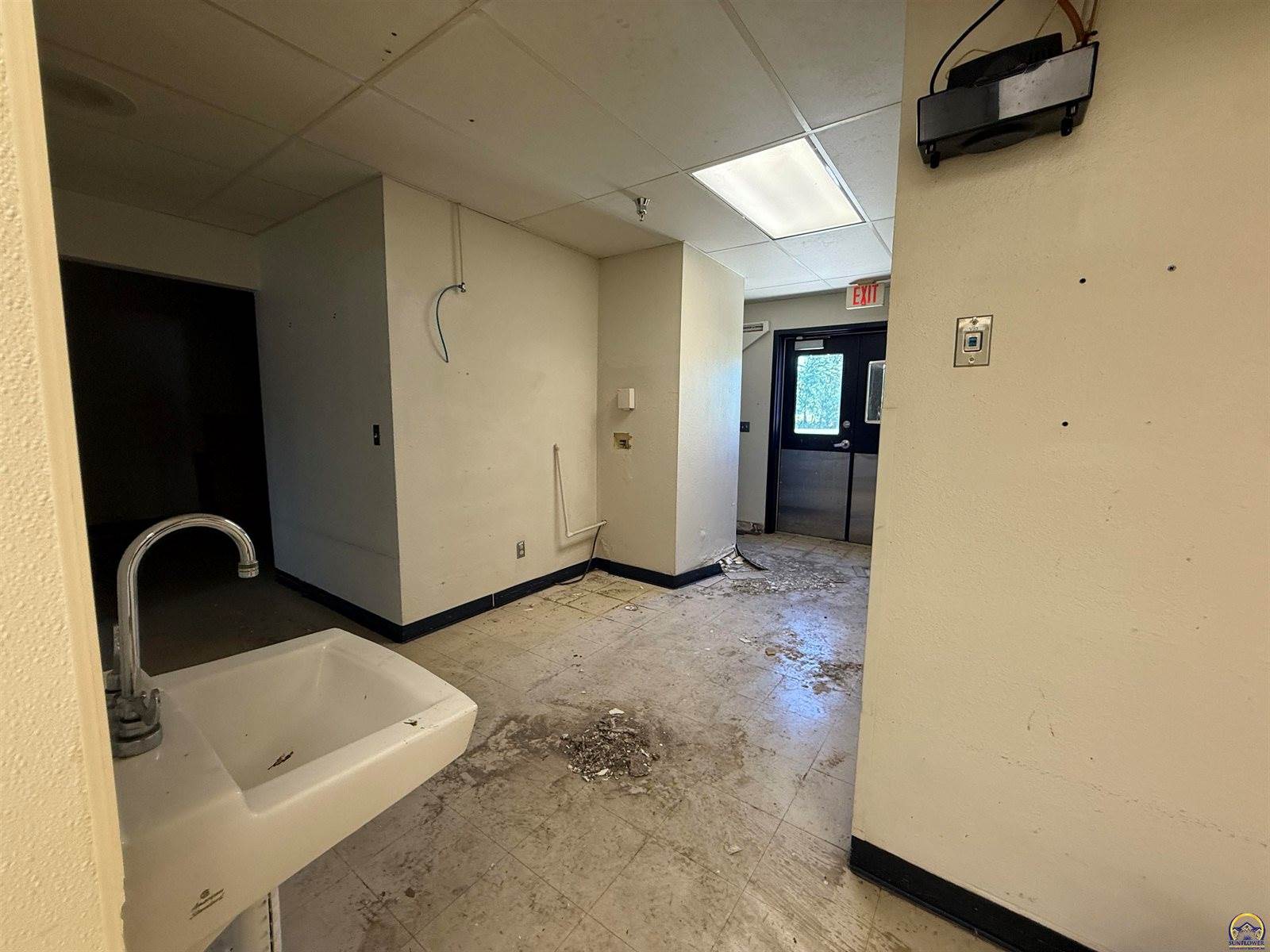 128 South Pearson Ave., Waverly, KS 66871