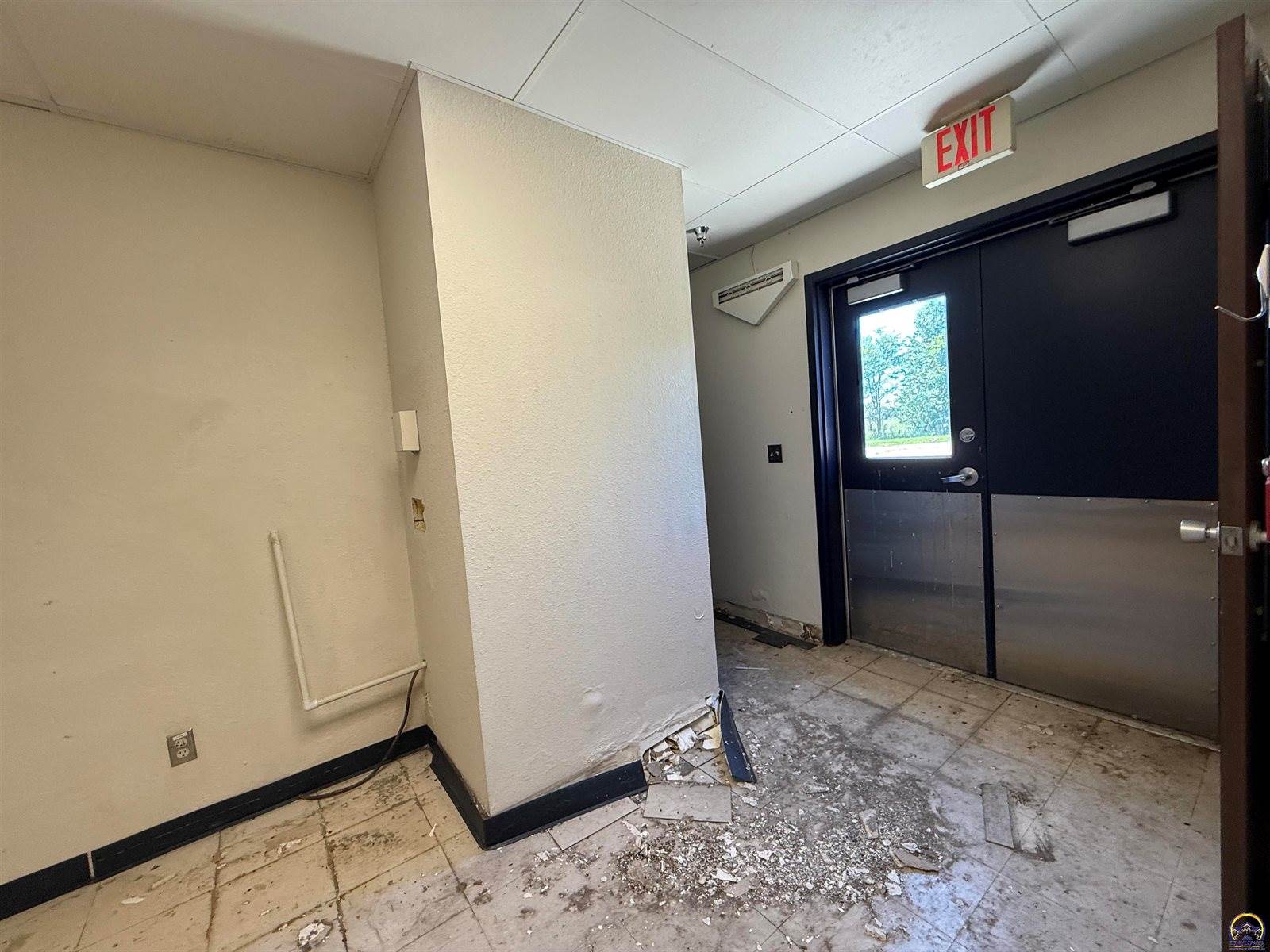 128 South Pearson Ave., Waverly, KS 66871