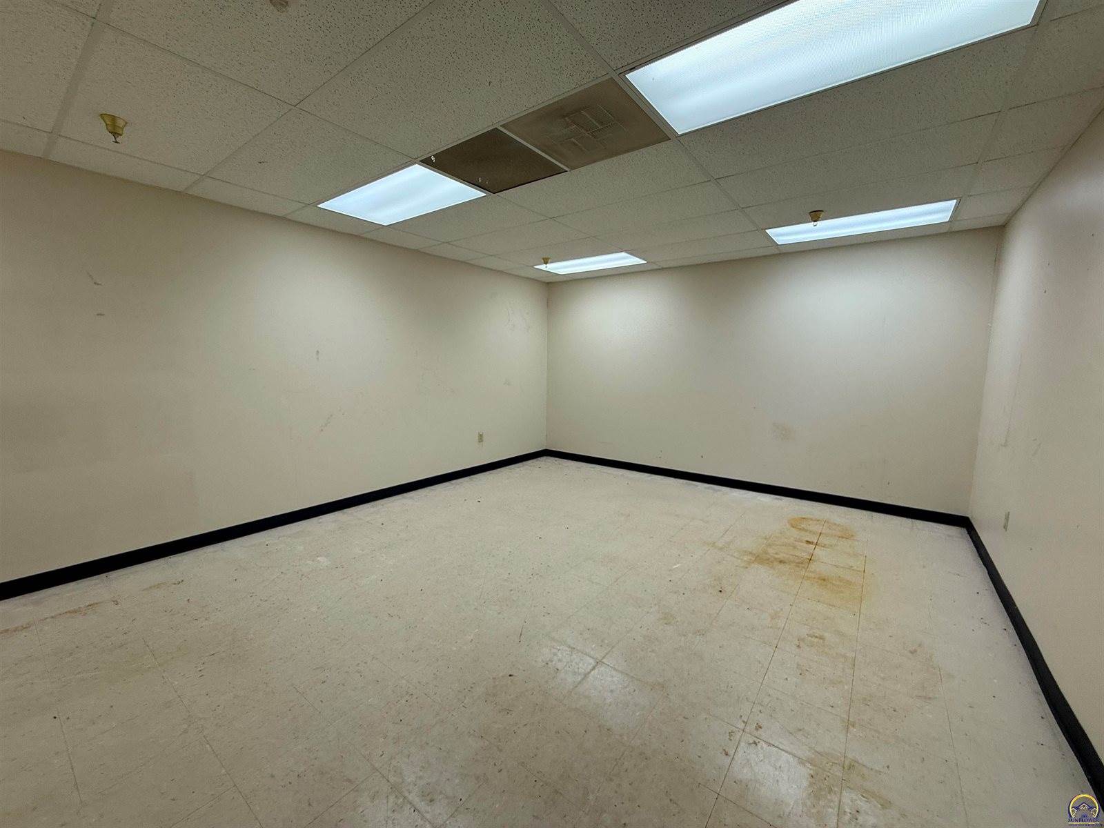 128 South Pearson Ave., Waverly, KS 66871