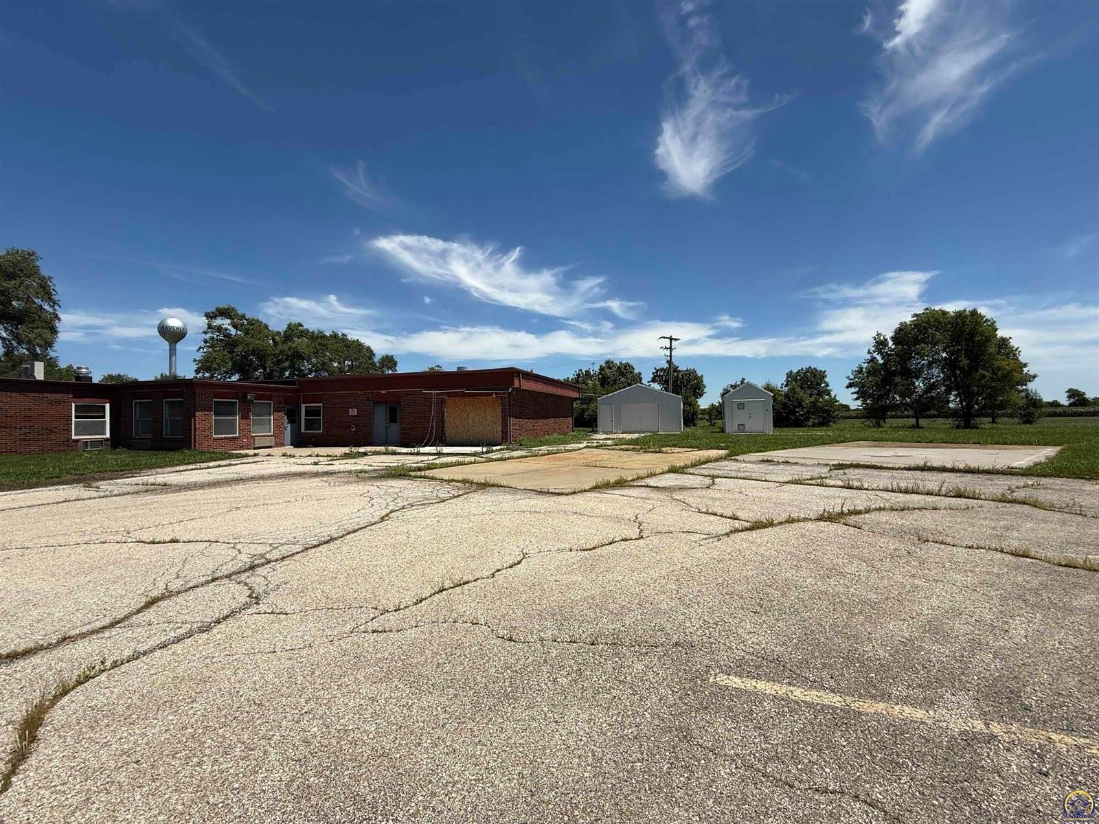 128 South Pearson Ave., Waverly, KS 66871