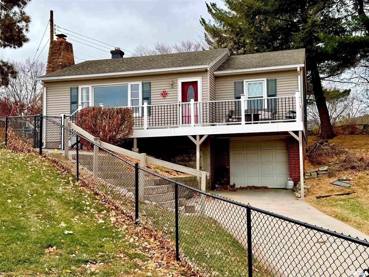 2003 19TH Street, Moline, IL 61265