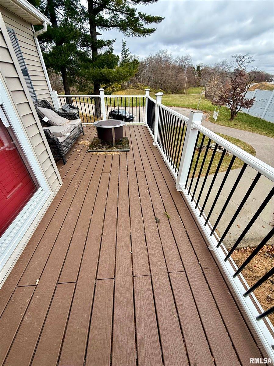 2003 19TH Street, Moline, IL 61265