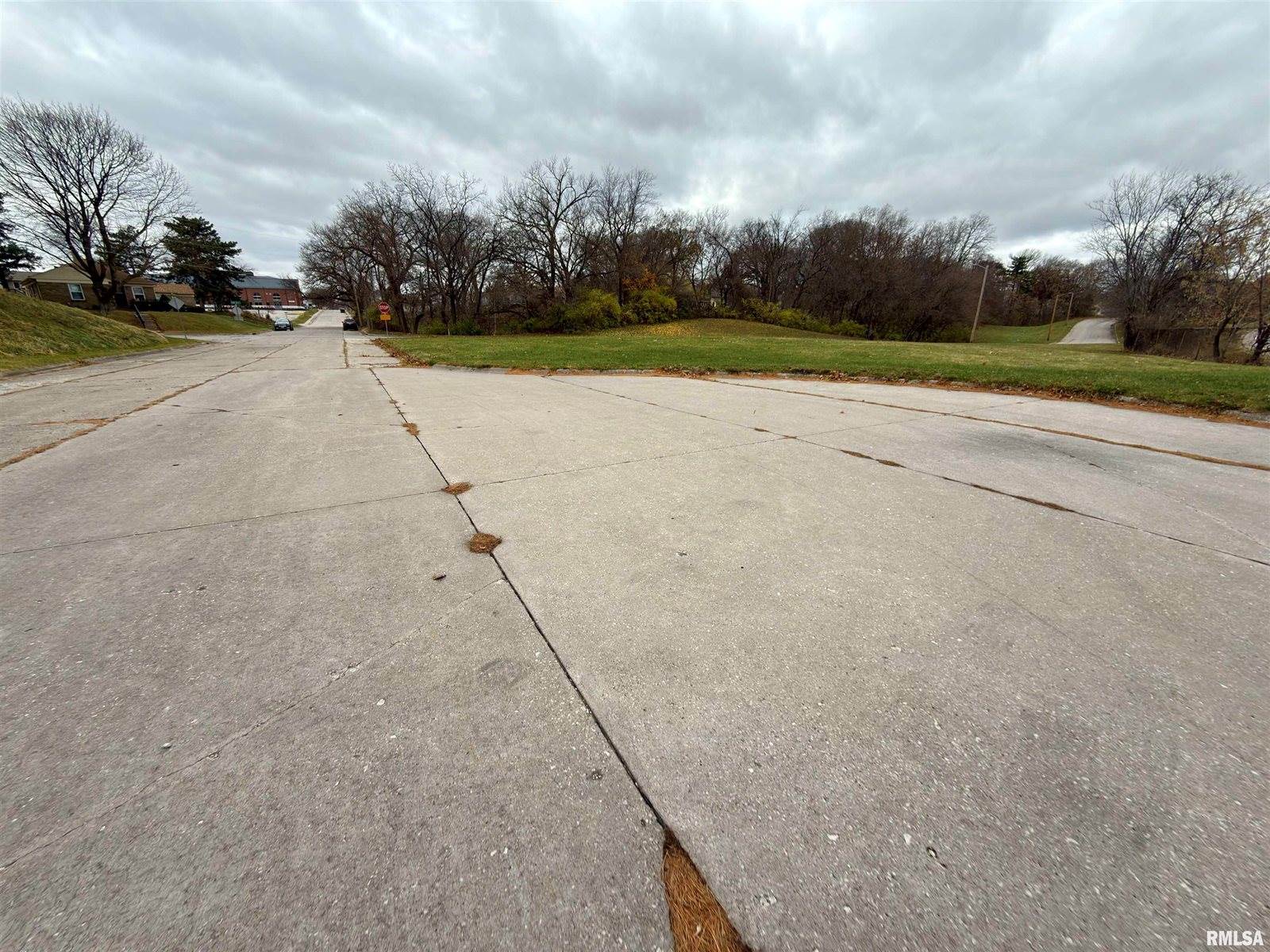 2003 19TH Street, Moline, IL 61265