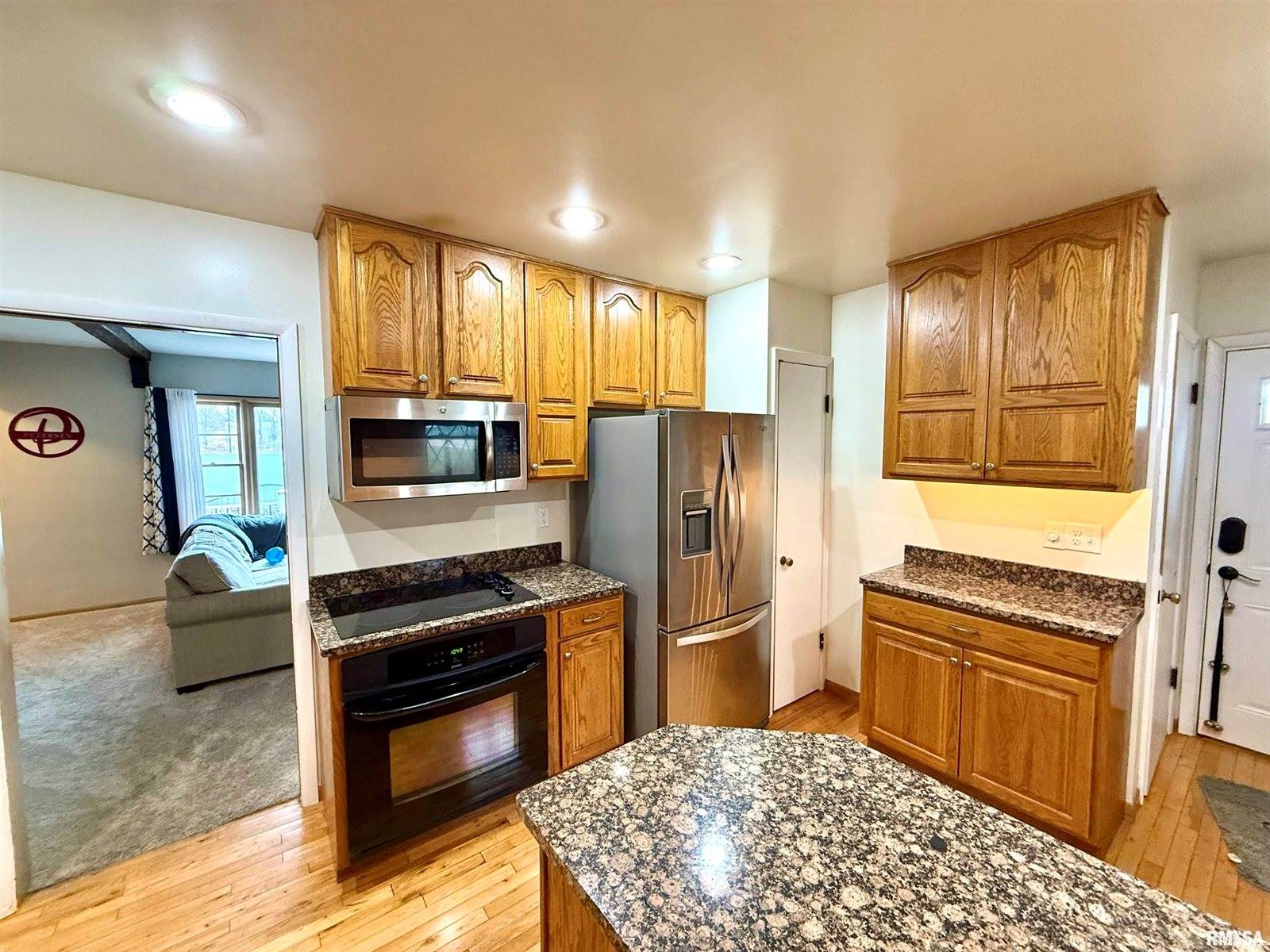 2003 19TH Street, Moline, IL 61265