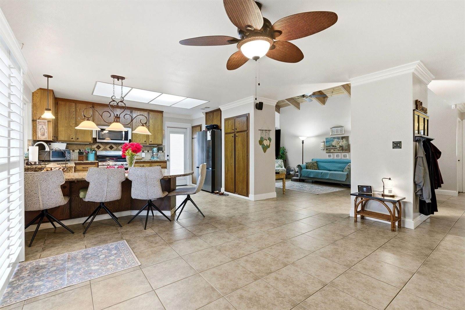 2544 West Harter Avenue, Visalia, CA 93277