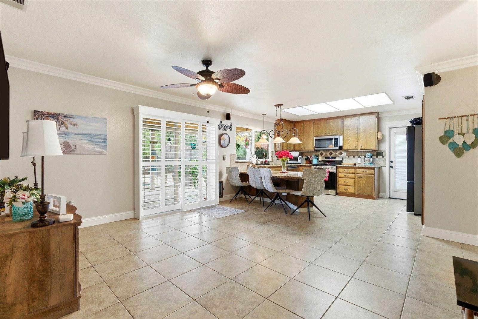 2544 West Harter Avenue, Visalia, CA 93277