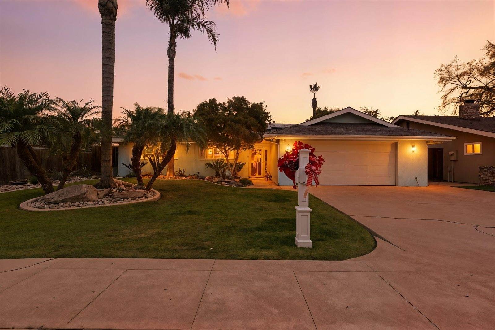 2544 West Harter Avenue, Visalia, CA 93277