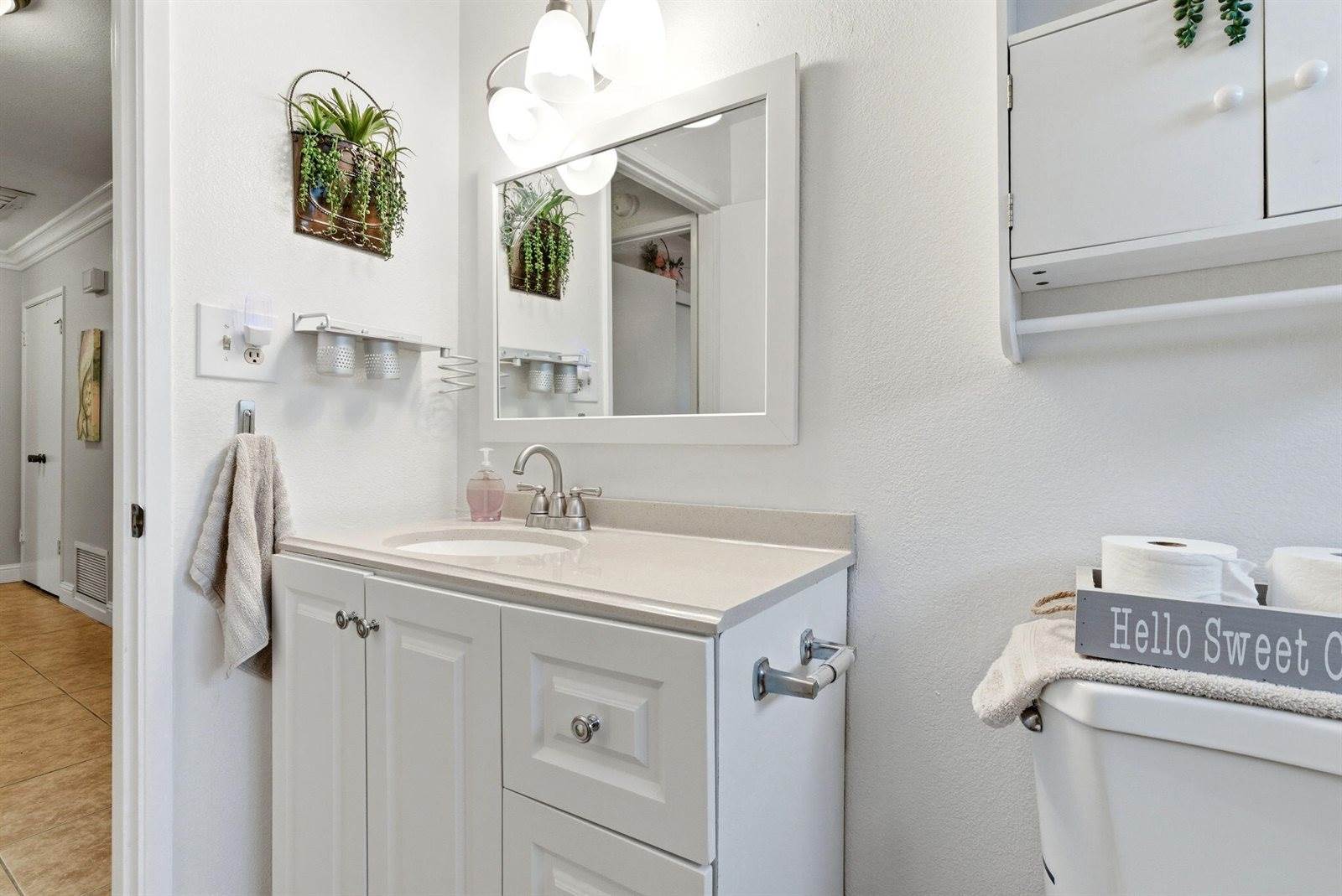 2544 West Harter Avenue, Visalia, CA 93277