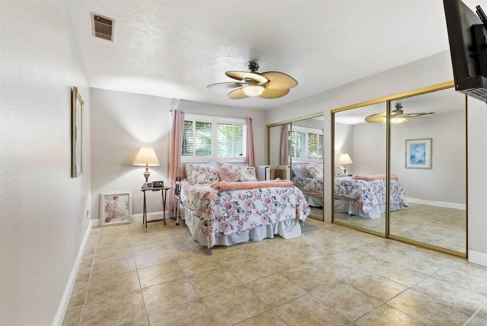 2544 West Harter Avenue, Visalia, CA 93277