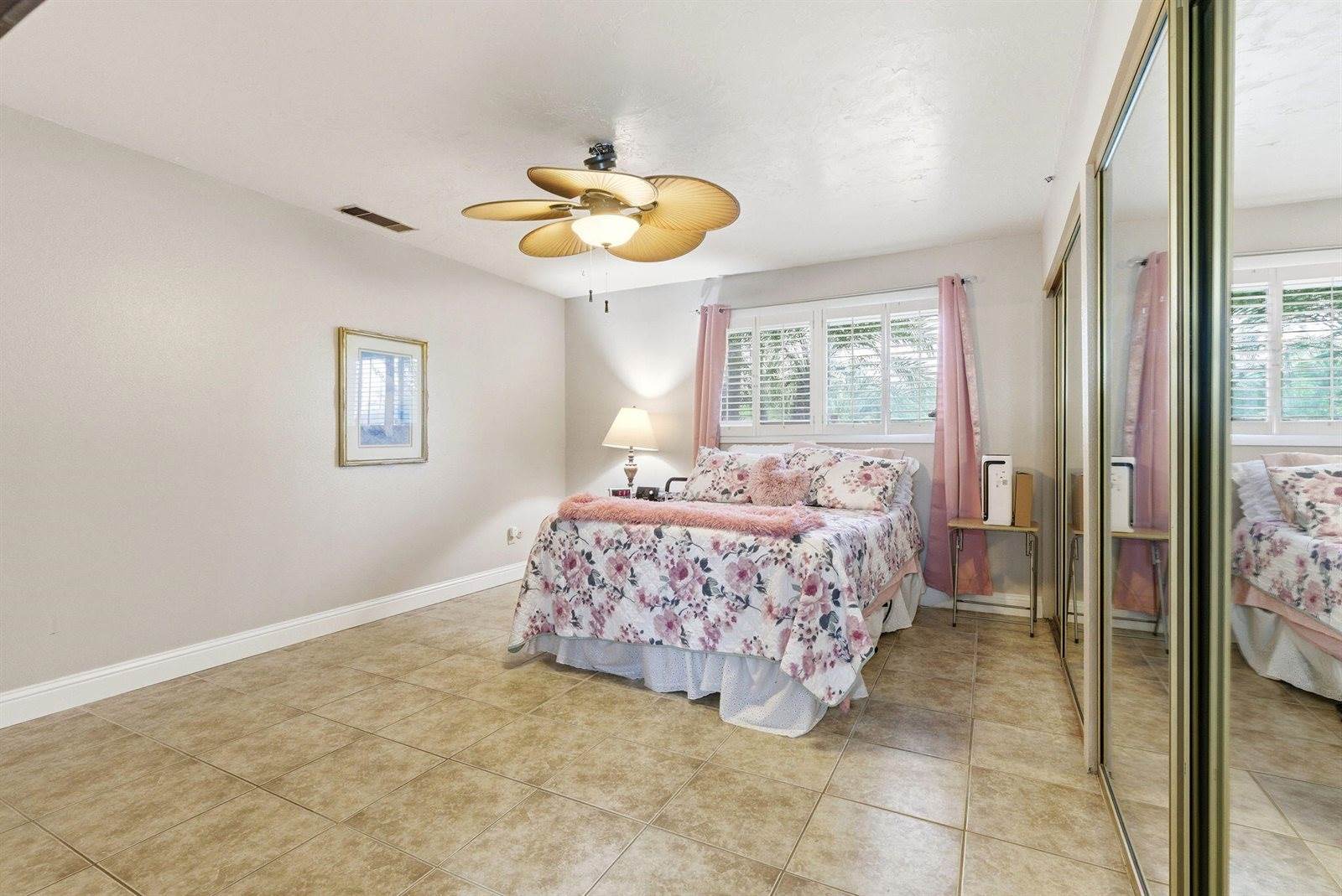 2544 West Harter Avenue, Visalia, CA 93277