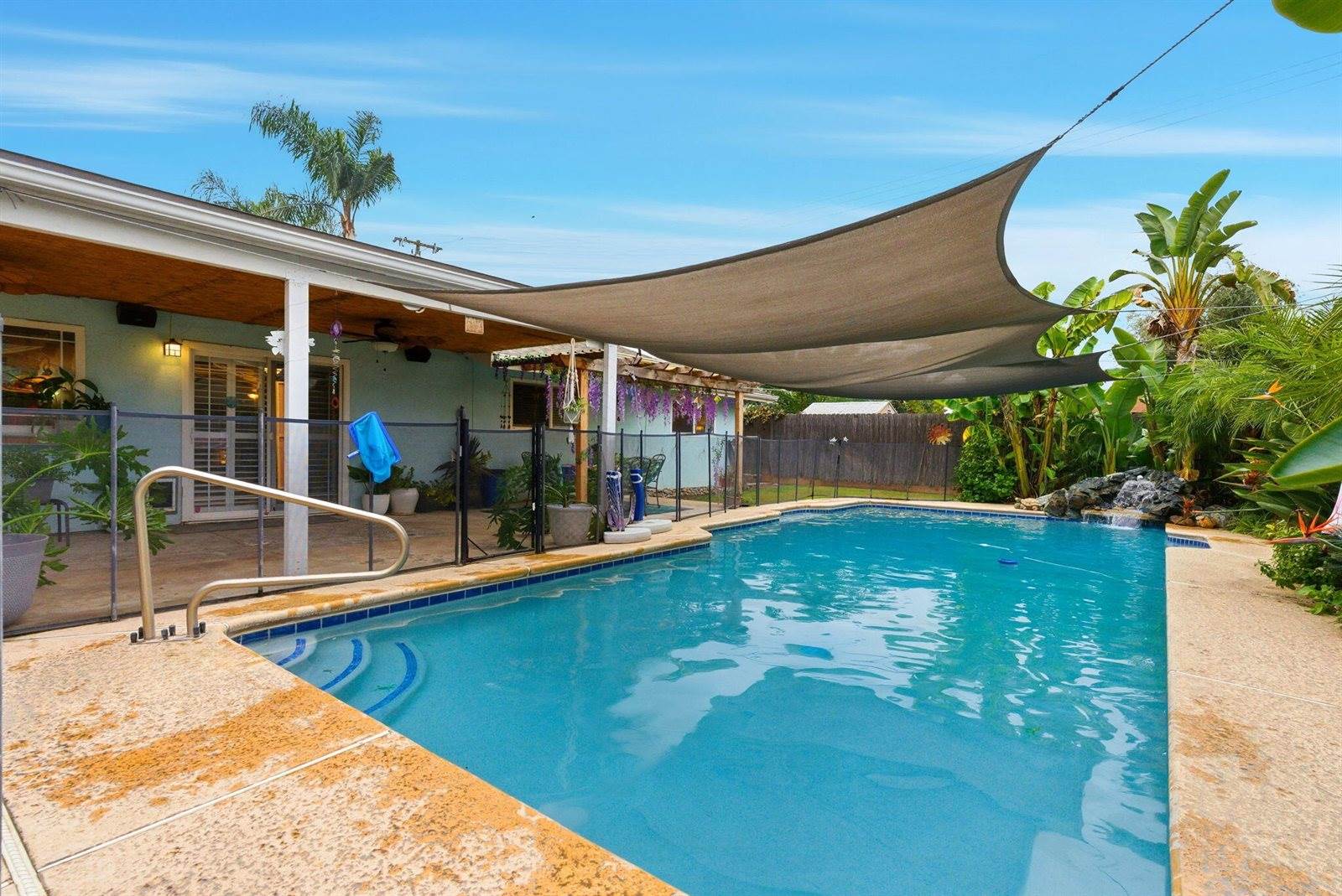 2544 West Harter Avenue, Visalia, CA 93277