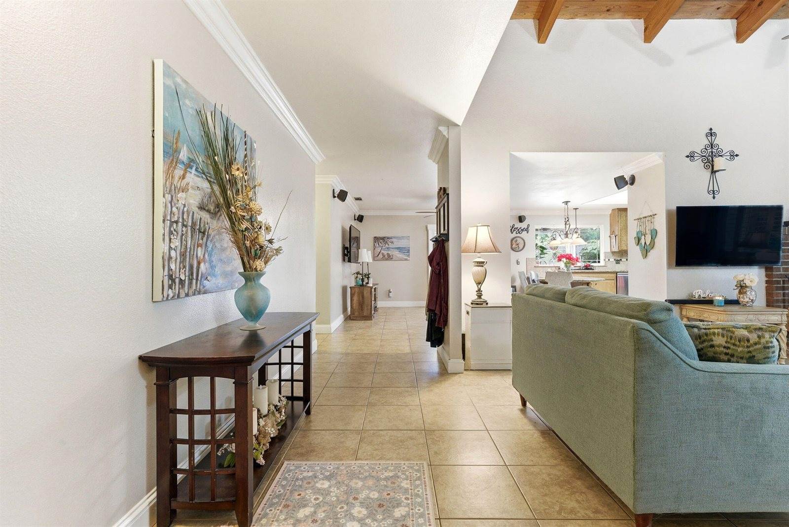 2544 West Harter Avenue, Visalia, CA 93277