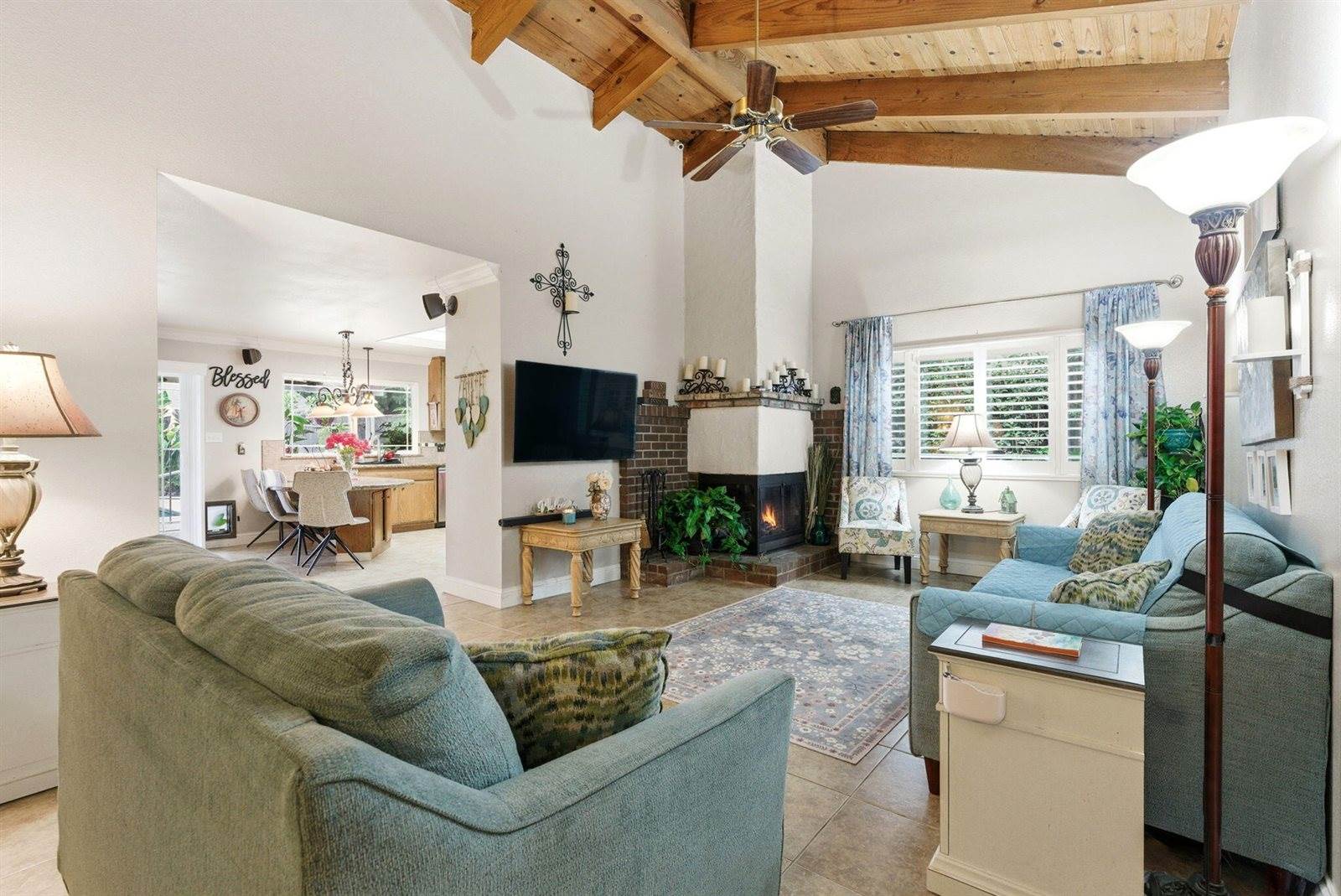 2544 West Harter Avenue, Visalia, CA 93277