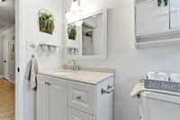 2544 West Harter Avenue, Visalia, CA 93277