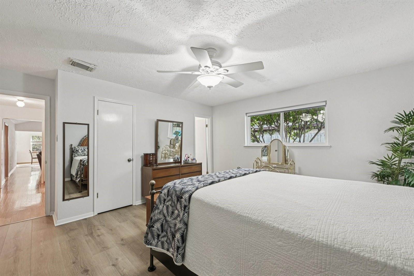 10003 Cane Creek Drive, Houston, TX 77070