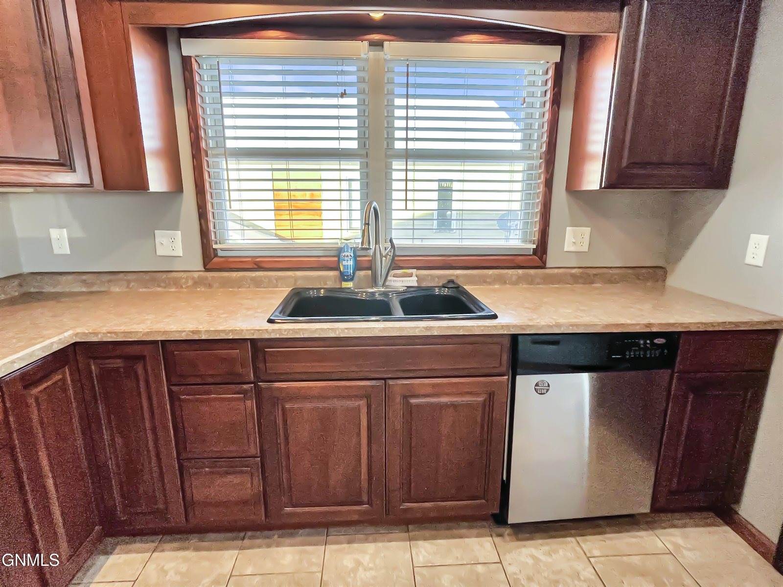 1423 1st Avenue West, Williston, ND 58801