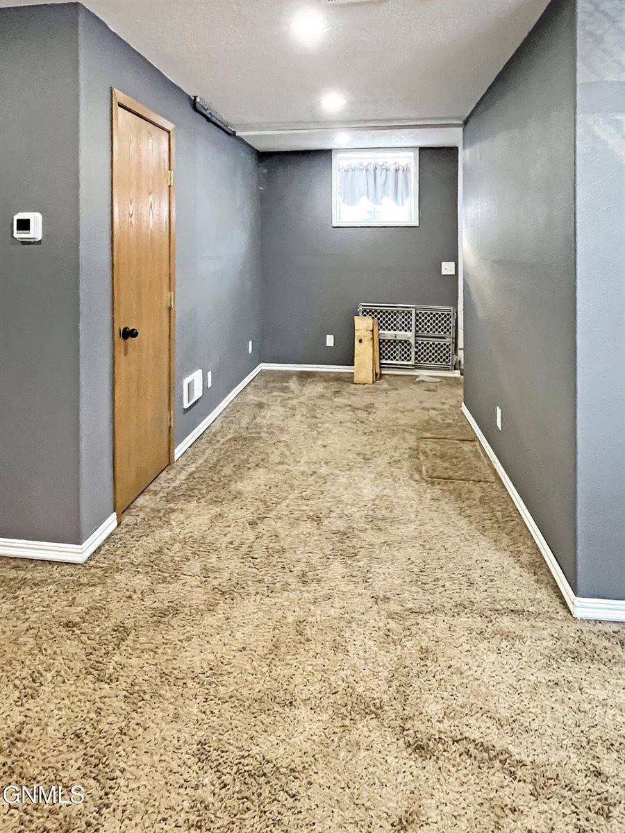 1423 1st Avenue West, Williston, ND 58801