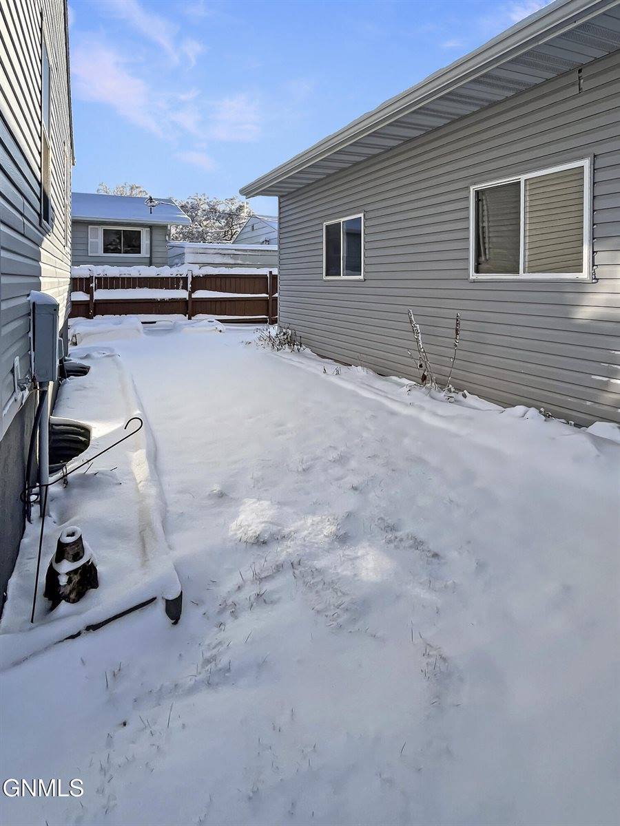 1423 1st Avenue West, Williston, ND 58801