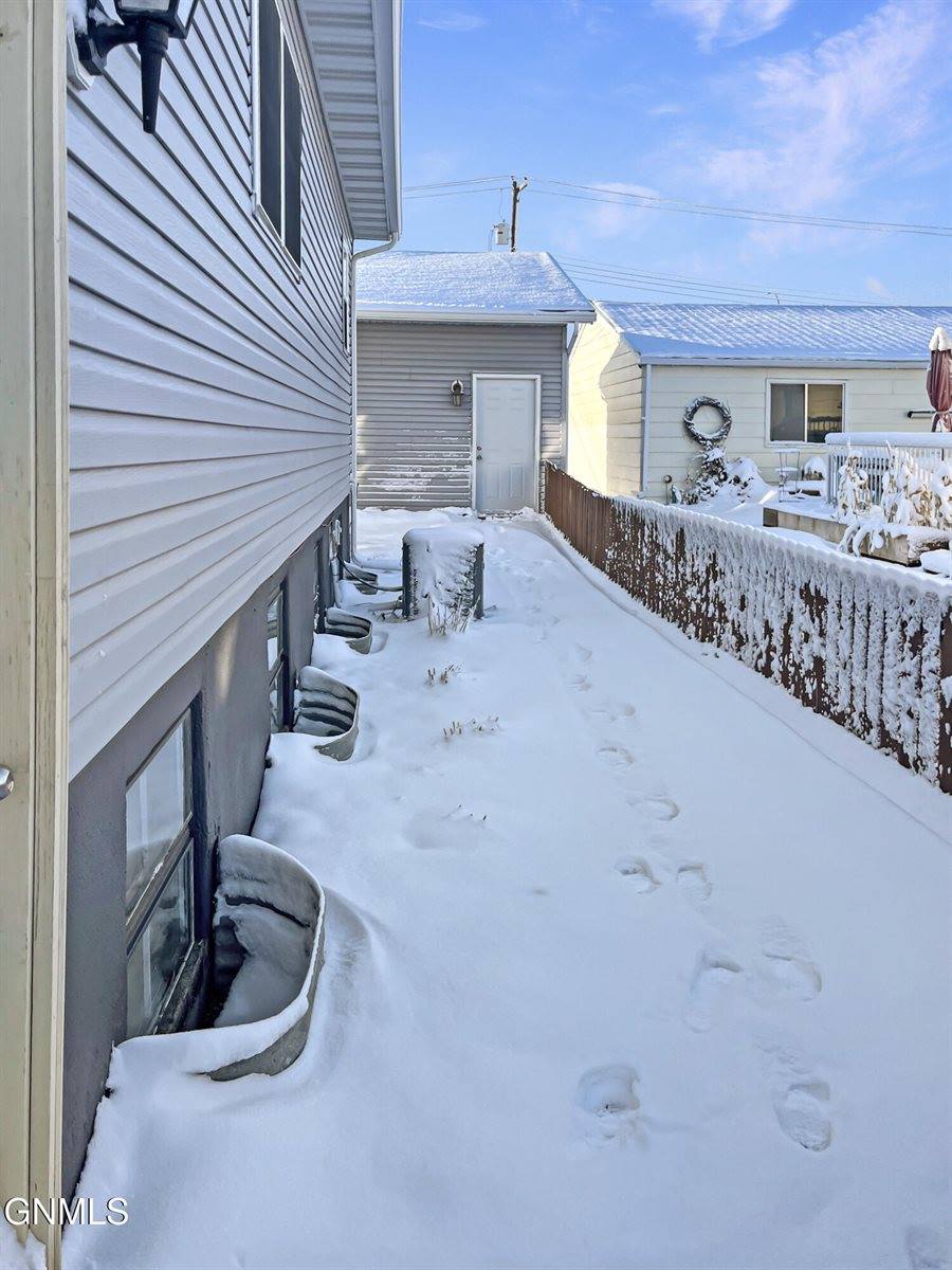 1423 1st Avenue West, Williston, ND 58801