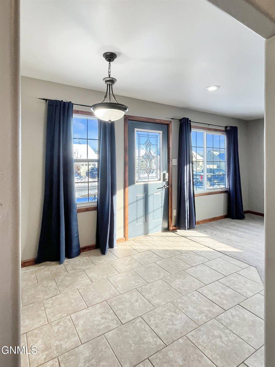 1423 1st Avenue West, Williston, ND 58801