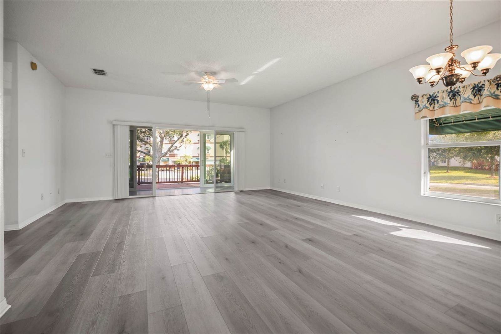 6650 100TH Way North, Saint Petersburg, FL 33708