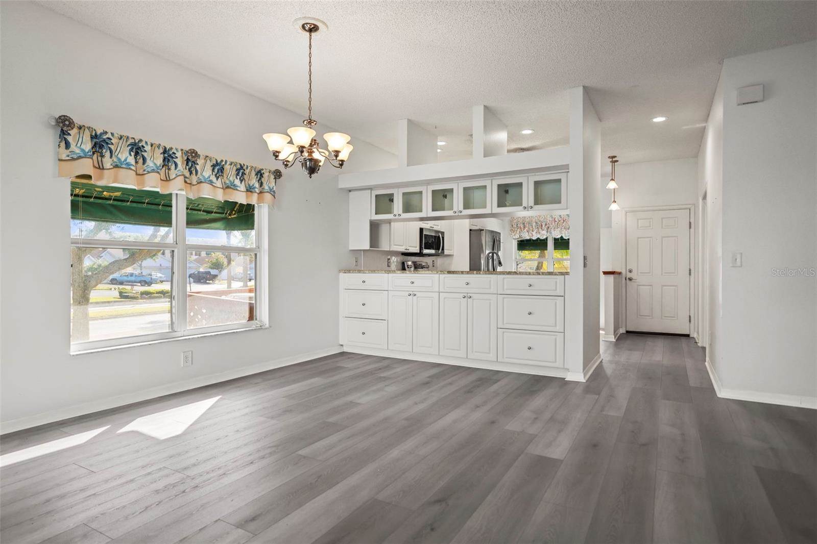 6650 100TH Way North, Saint Petersburg, FL 33708