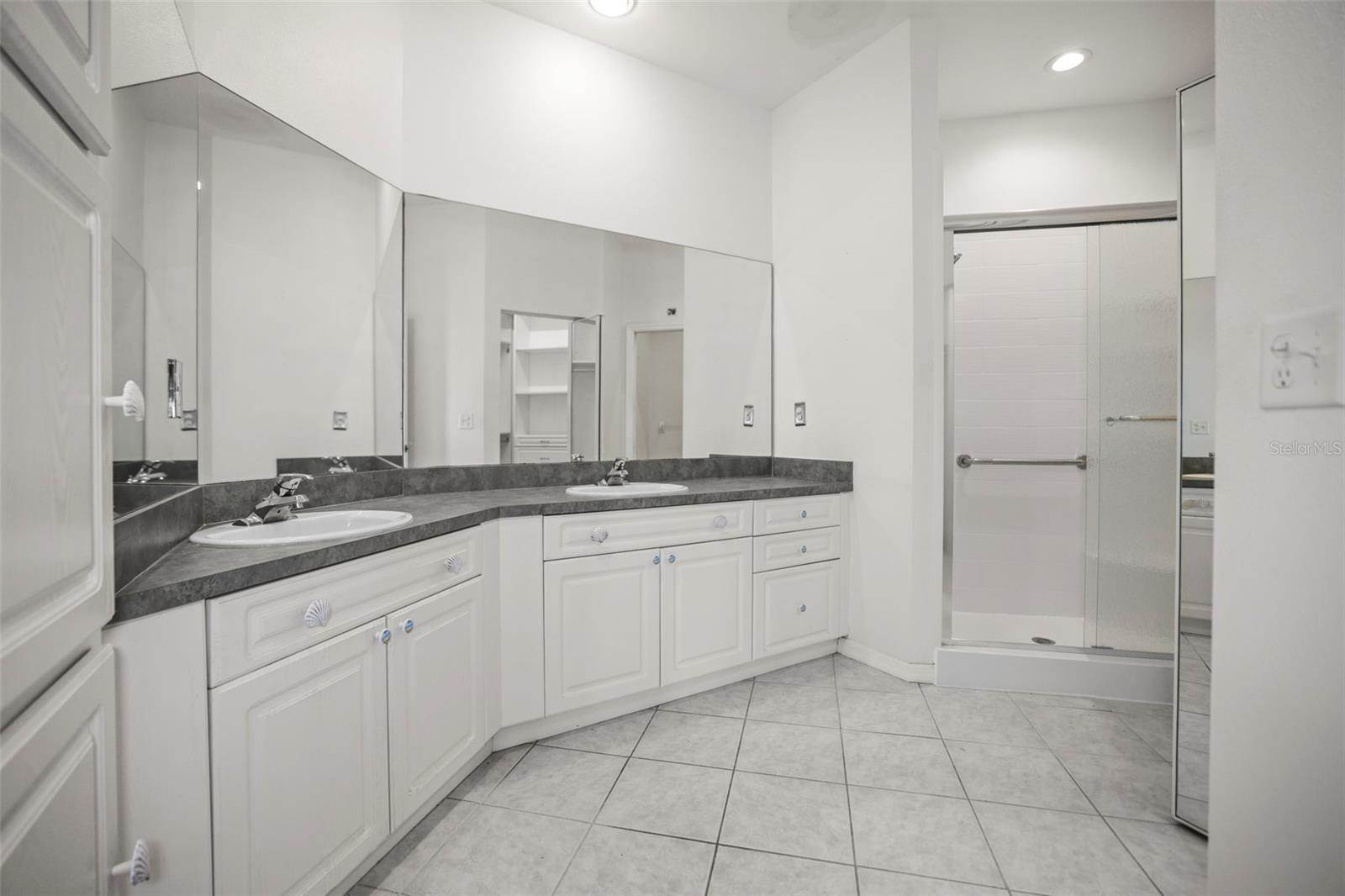 6650 100TH Way North, Saint Petersburg, FL 33708