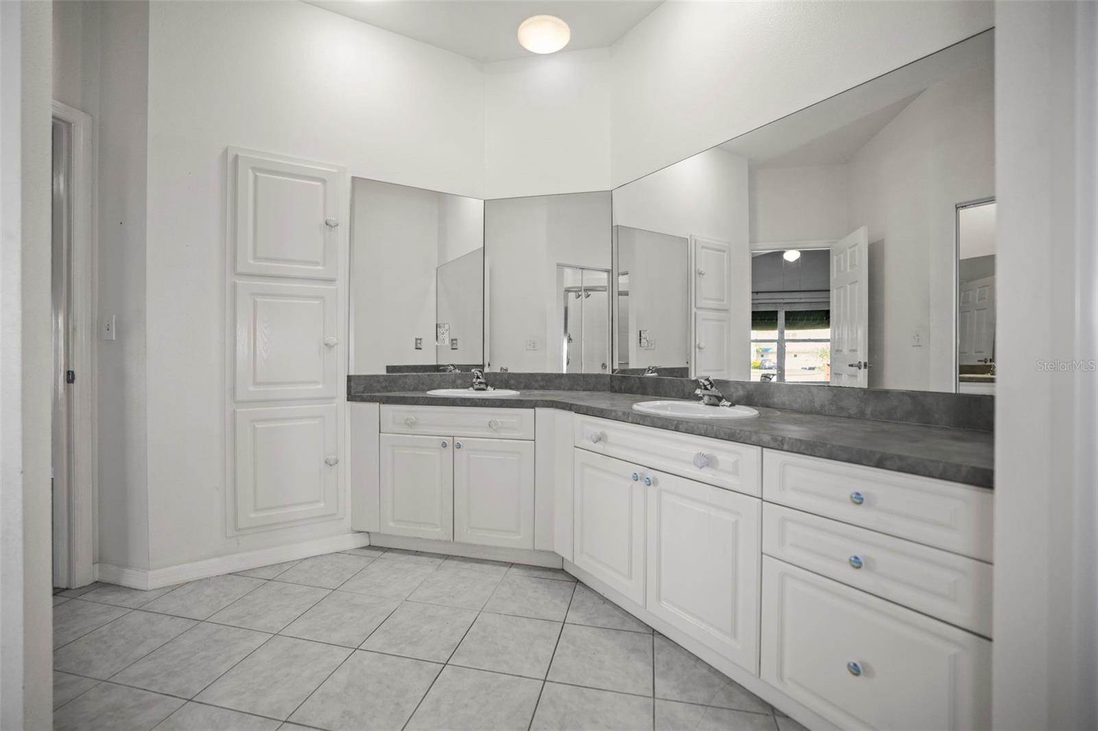 6650 100TH Way North, Saint Petersburg, FL 33708