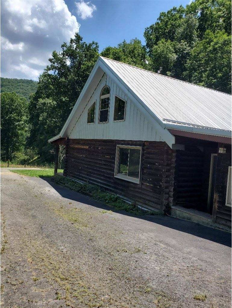 437 Still House Hollow Rd, Saltville, VA 24370