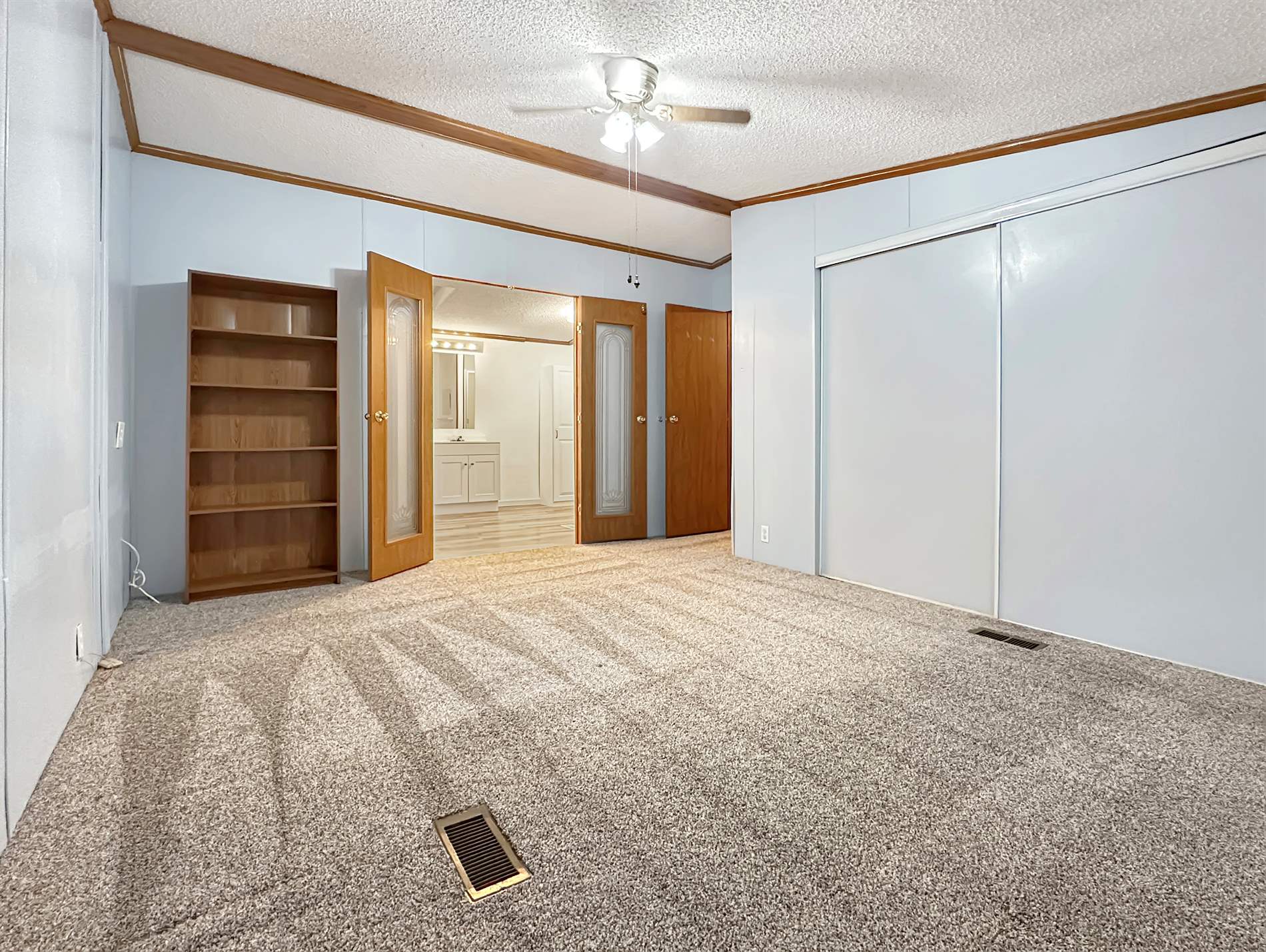 2749 Deer Pass Dr SW, Canton, OH 44706