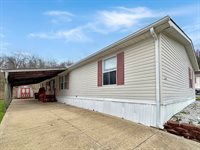 2749 Deer Pass Dr SW, Canton, OH 44706