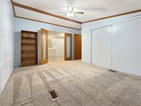 2749 Deer Pass Dr SW, Canton, OH 44706