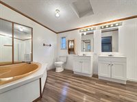 2749 Deer Pass Dr SW, Canton, OH 44706