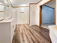 2749 Deer Pass Dr SW, Canton, OH 44706