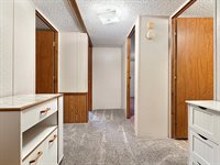 2749 Deer Pass Dr SW, Canton, OH 44706