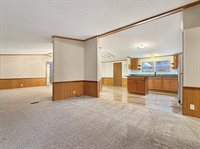 2749 Deer Pass Dr SW, Canton, OH 44706