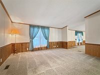 2749 Deer Pass Dr SW, Canton, OH 44706