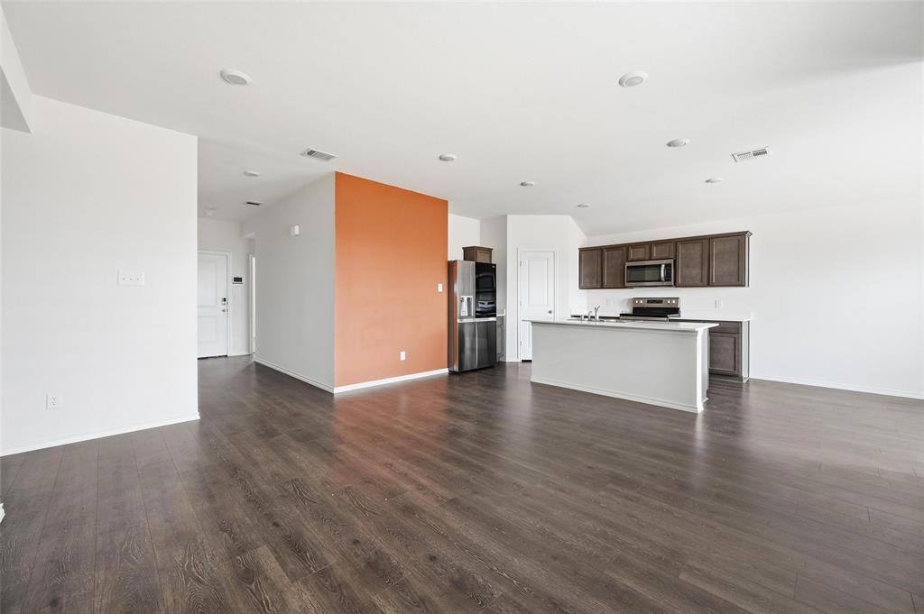 1708 Misty Meadow Lane, Lancaster, TX 75146