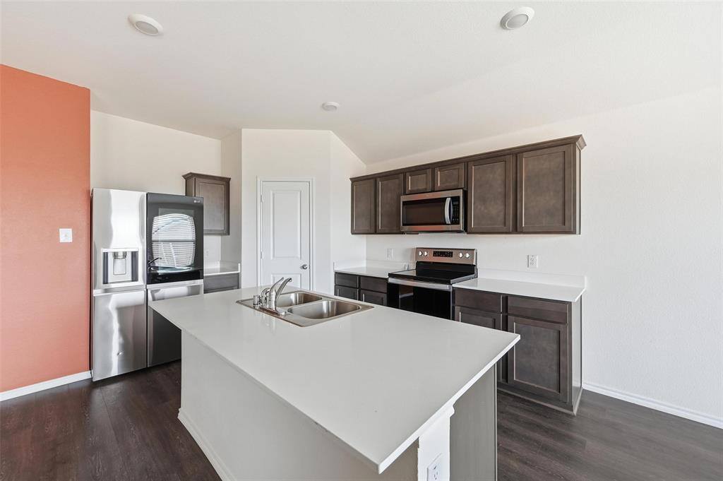 1708 Misty Meadow Lane, Lancaster, TX 75146