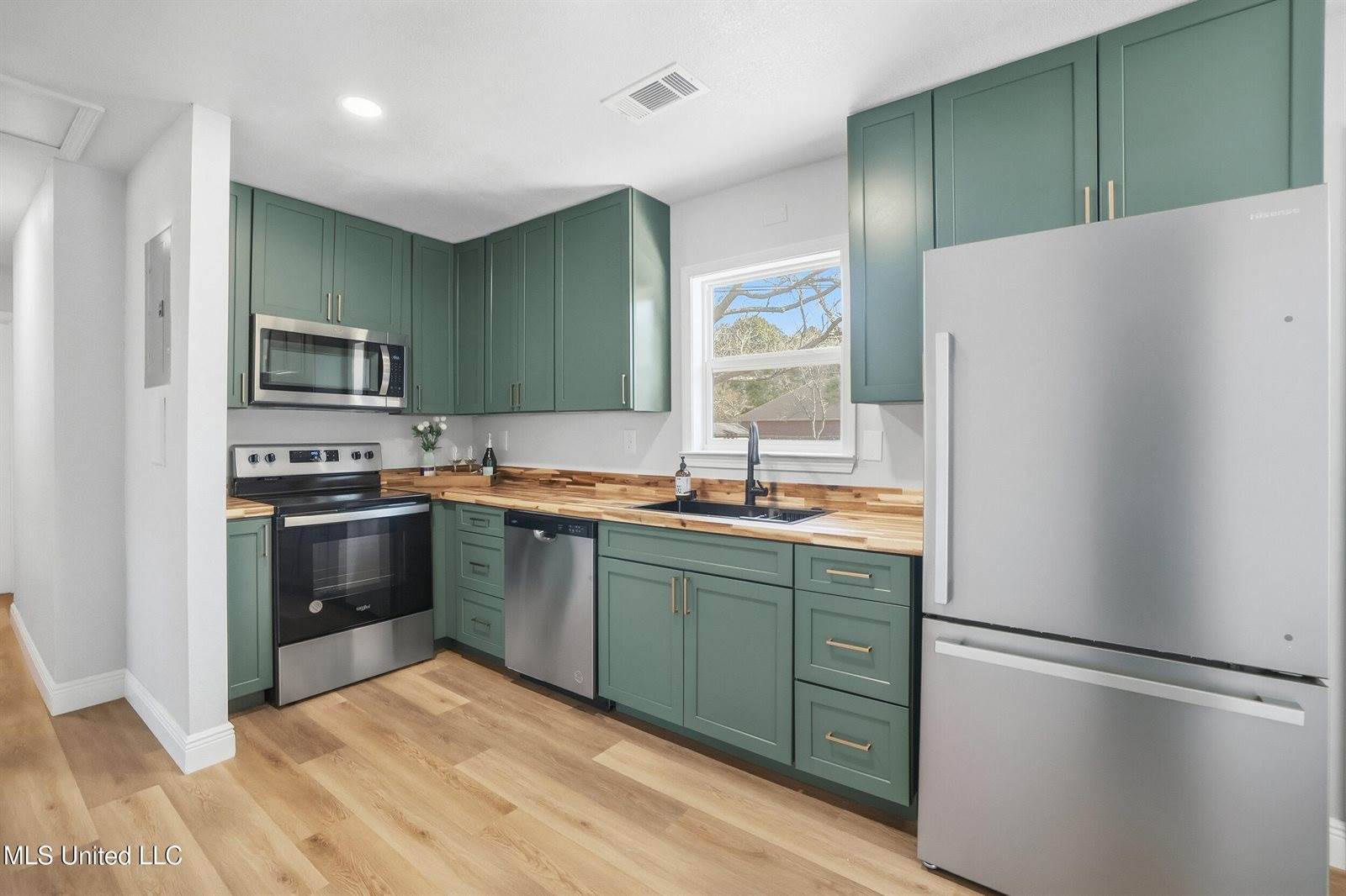 14822 Parker Road, Biloxi, MS 39532