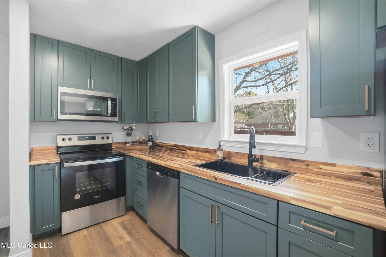 14822 Parker Road, Biloxi, MS 39532