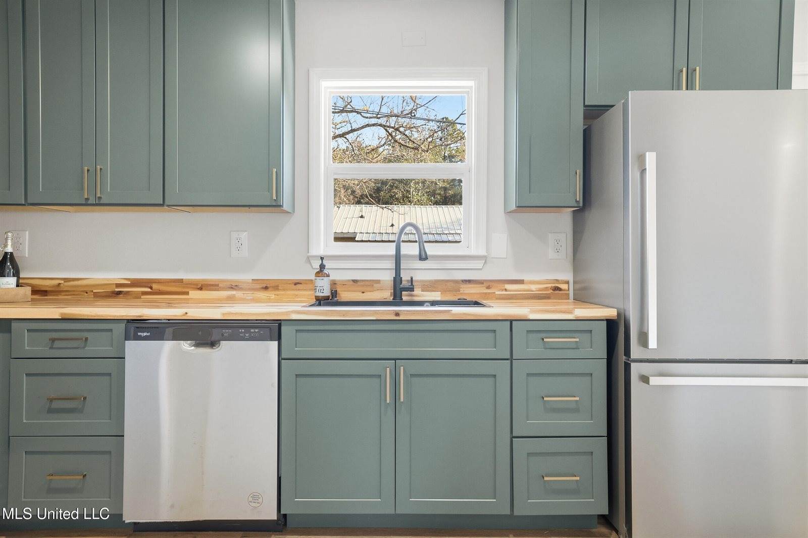 14822 Parker Road, Biloxi, MS 39532