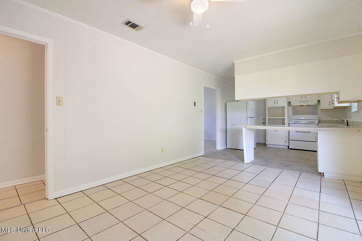 5707 Eastwood Drive, Moss Point, MS 39563