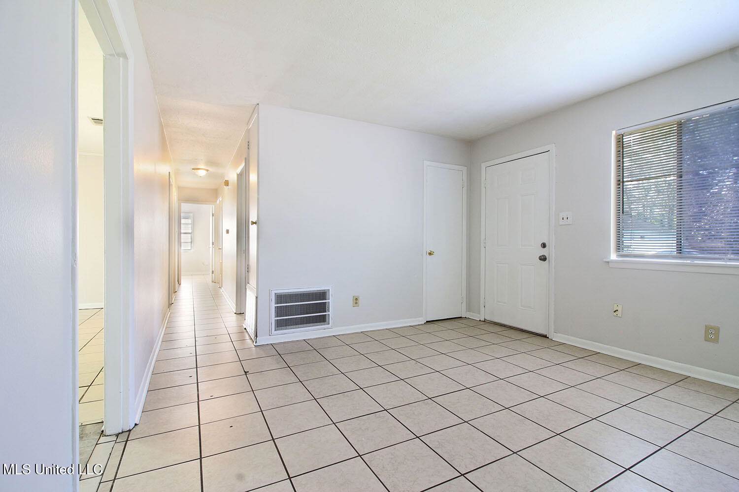 5707 Eastwood Drive, Moss Point, MS 39563