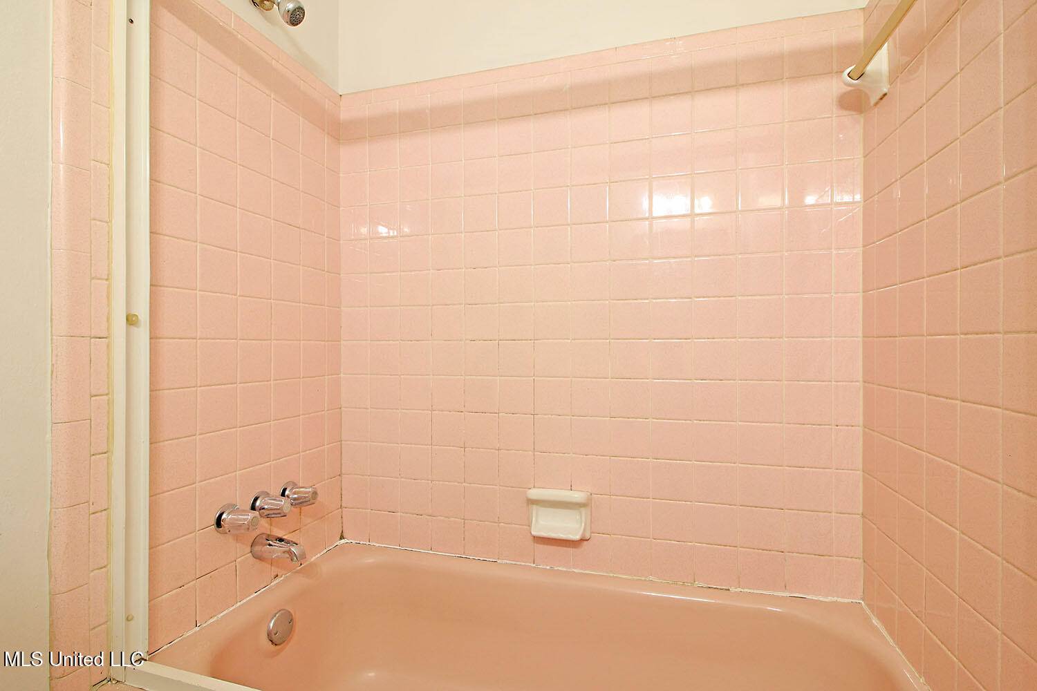 5707 Eastwood Drive, Moss Point, MS 39563